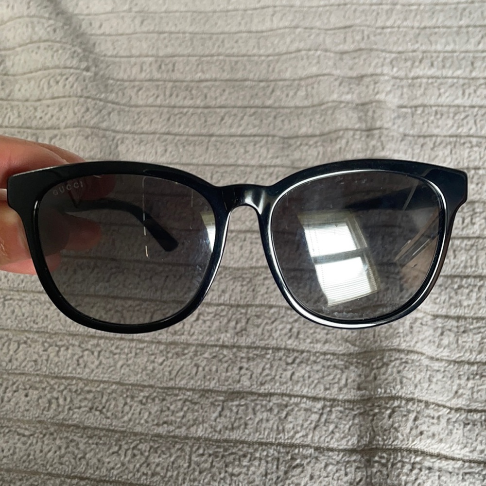 Women’s Gucci sunglasses